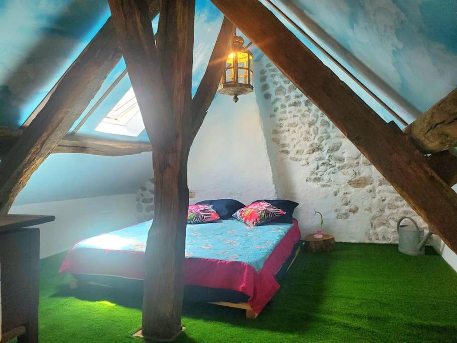 Petite Maison De Village Ygrande Exterior foto
